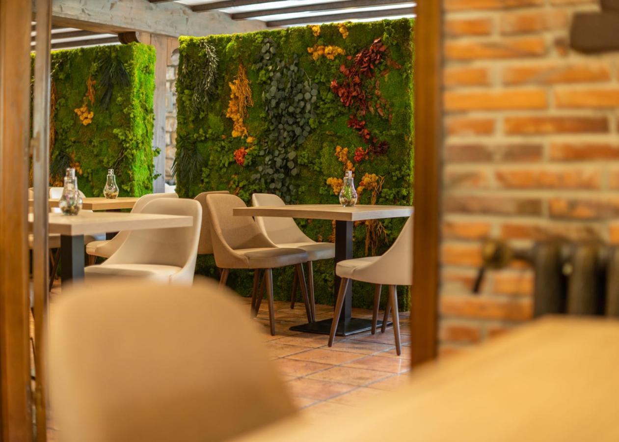 Logis Hotel Restaurante La Casa De Juansabeli Las Arenas Exterior foto